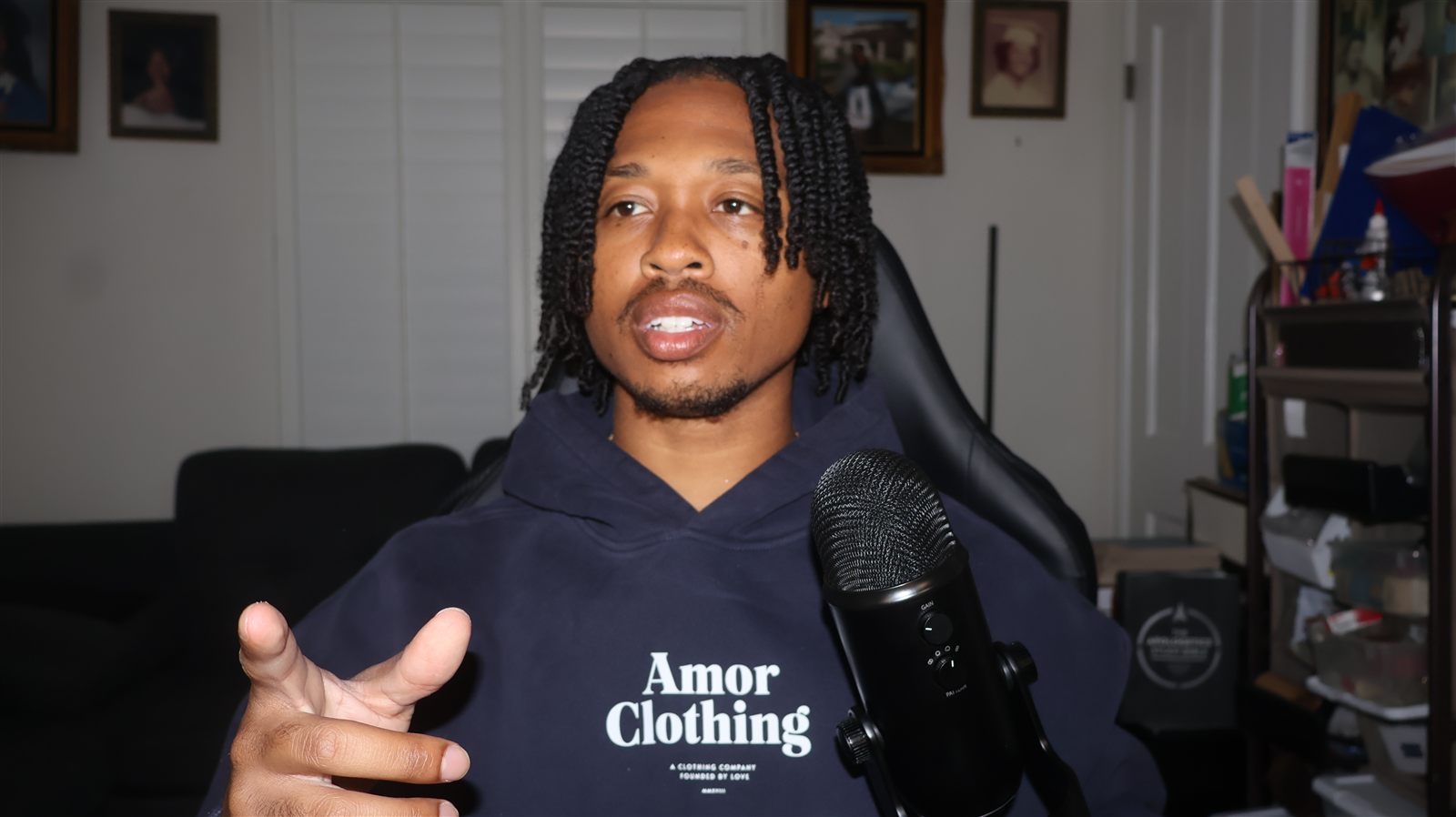 Elijah live at the mic